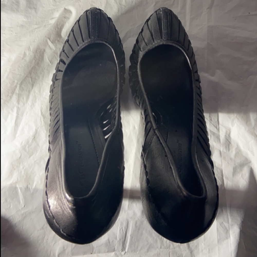 Selling these black heels